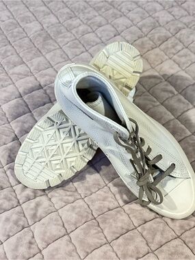 Converse Leather High-Top Sneakers in Cream and Taupe